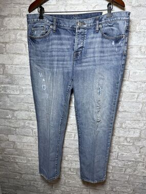 Ann Taylor LOFT Boyfriend Button Fly Distressed Blue Jeans Women’s 31 /12 Crop
